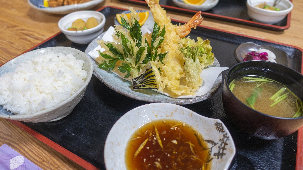 どんぐり：食べる、買う：三宅島観光協会